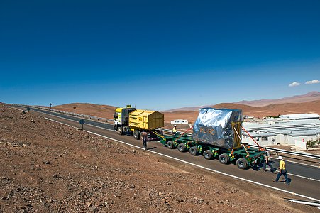 The MUSE instrument makes the final ascent to the Very Large Telescope at ESOs Paranal Observatory