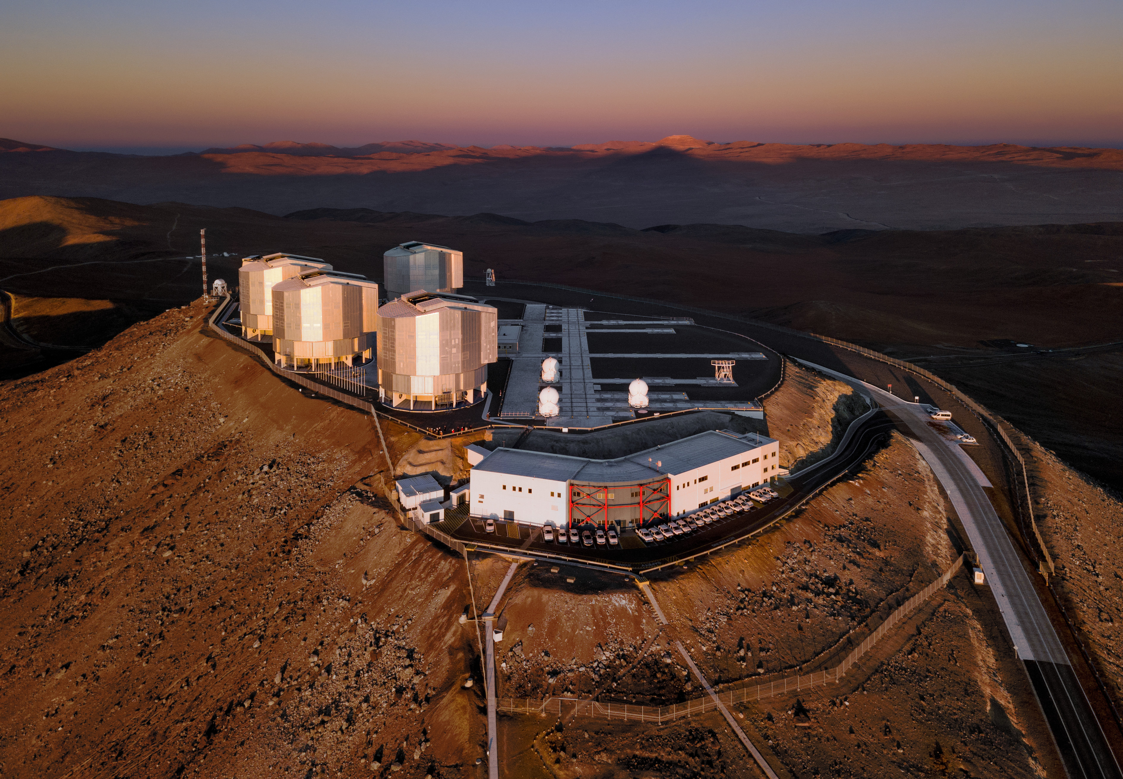 Very large telescope. VLT телескоп. Паранальская обсерватория или очень большой телескоп (VLT ). Вери лардж телескоп.