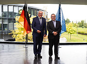 Bundespräsident Steinmeier und ESO Director General Barcons bei einem Besuch im ESO-Hauptsitz