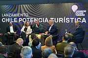 Panel de discusión en el evento Chile Potencia Turística.