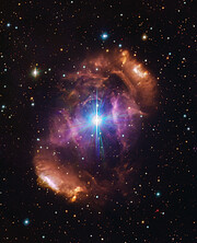 La nebulosa (NGC 6164/6165) que rodea a HD 148937 vista en luz visible