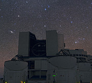 Two naked-eye galaxies above the VLT | ESO