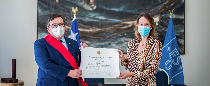 Xavier Barcons erhält das Großkreuz des Orden Bernardo O’Higgins