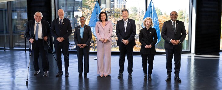 Ministros da Ciência visitam a Sede do ESO
