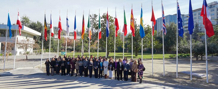 Ganadoras, autoridades e invitadas en las oficinas de Vitacura de ESO