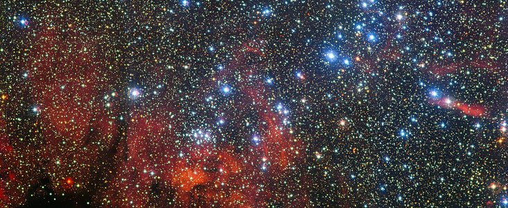 Den färgrika stjärnhopen NGC 3590