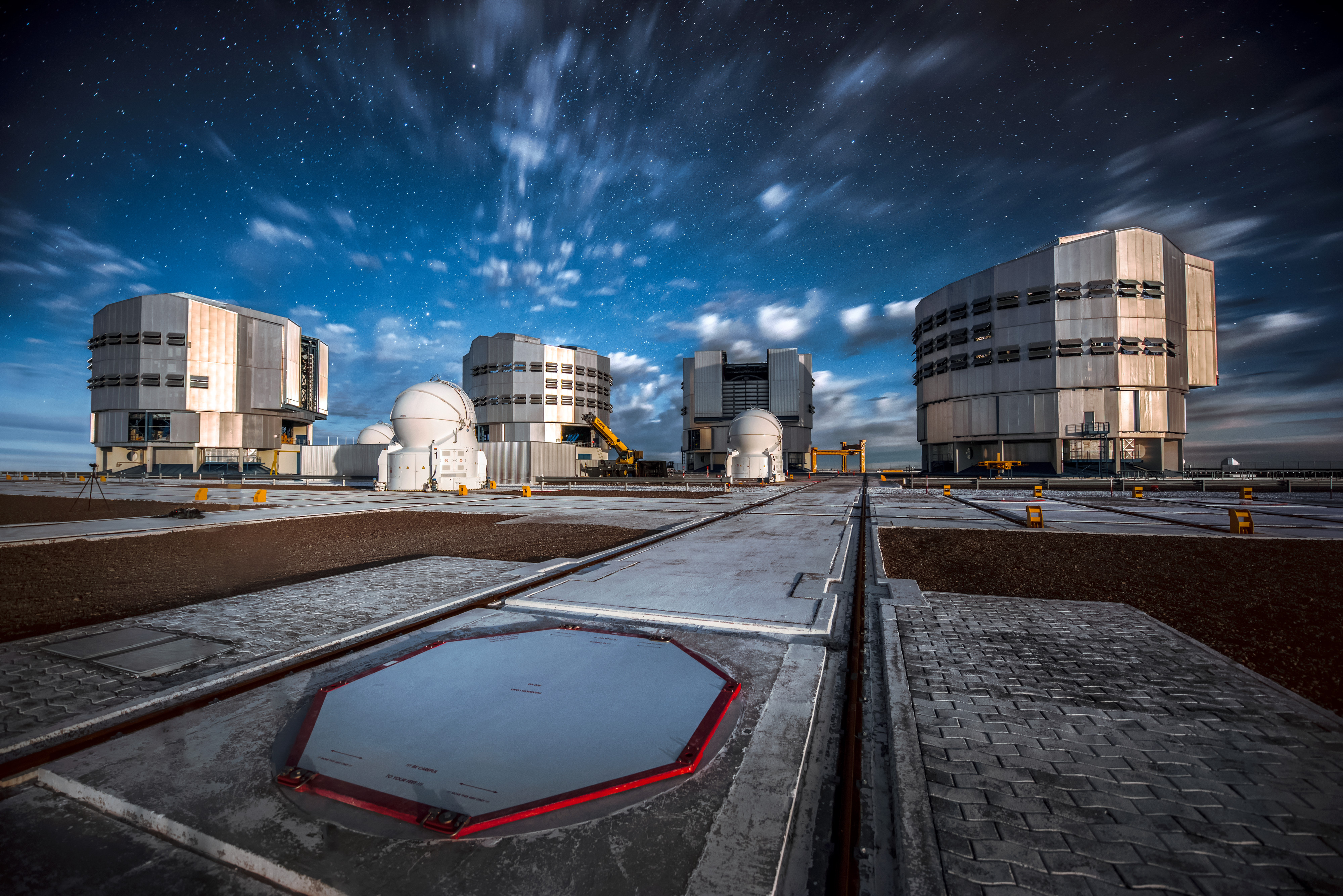 Very large telescope. Телескоп— very large Telescope.. Очень большой телескоп – very large Telescope (VLT). VLT eso телескоп. VLT Чили.