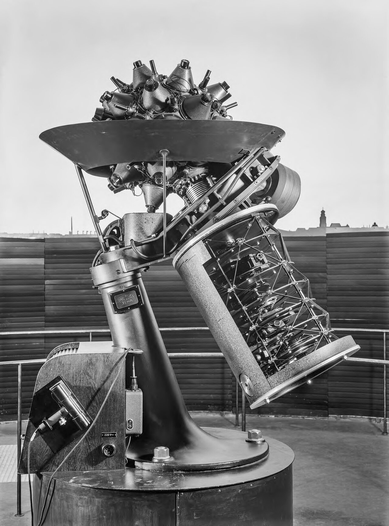 The first model of the Zeiss planetarium projector in Jena, Germany