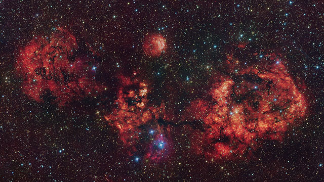 The RCW 94/95 nebulae in visible and infrared light