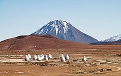 14 Antennas at the ALMA AOS