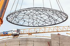 Star-roof takes its position