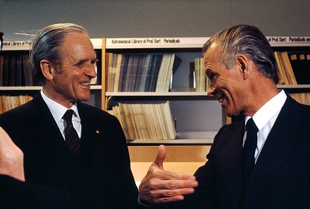Lodewijk Woljter with Karl Carstens