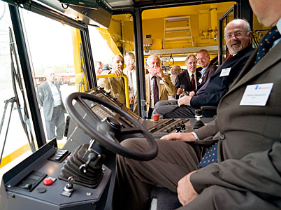 Press demonstration of the first ALMA transporter