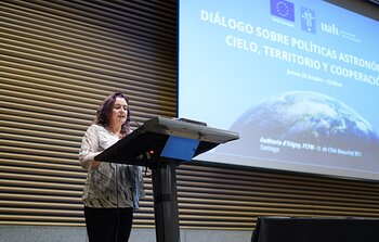 El Observatorio Europeo Austral, la Unión Europea y la Universidad Alberto Hurtado abordaron la protección y regulación de los cielos en la “Jornada de Diálogo sobre Políticas Astronómicas”