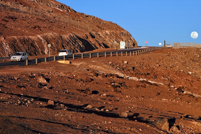 The road to Paranal