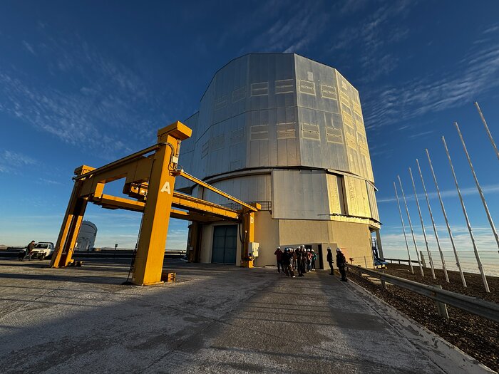 Visitors tour the Very Large Telescope (VLT) platform