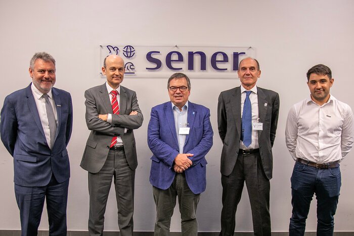 ESO staff visits Sener