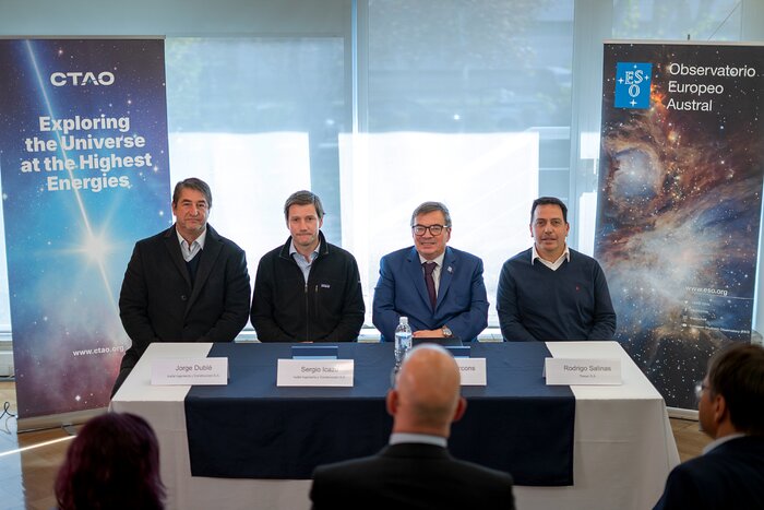 Representatives from ESO and Chilean companies sign CTAO-South contract