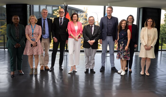 Group photo of the visit of Federal Minister Bär and State Minister Blume