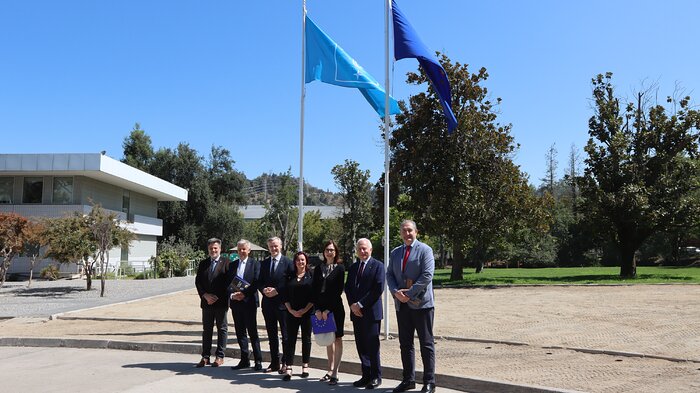 Miembros del Parlamento Europeo visitan oficinas de ESO en Santiago