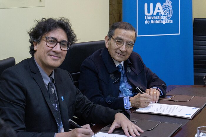 Firma acuerdo regional entre ESO y la Universidad de Antofagasta