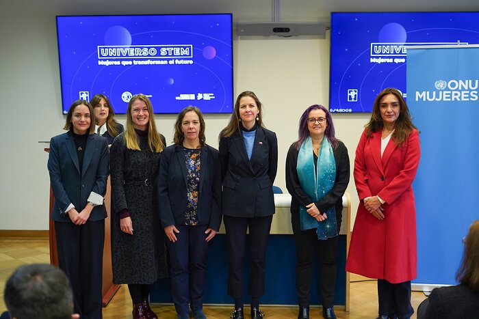 Autoridades en premiación “Universo STEM”