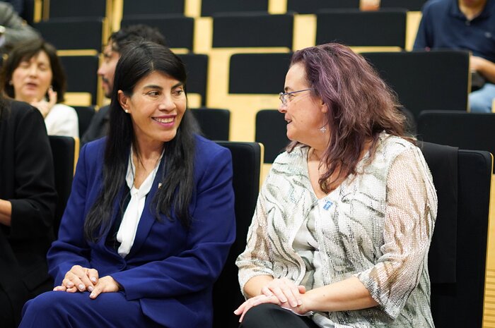 Ximena Lincolao, ministra de ciencia, tecnología, conocimiento e innovación de Chile junto a Itziar de Gregorio-Monsalvo, representante de ESO en Chile en la Jornada de Diálogo sobre Políticas Astronómicas de CEDS 2026