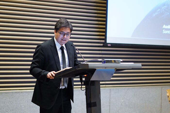Nicolás Trujillo, profesor del doctorado de filosofía en la Universidad Alberto Hurtado en la Jornada de Diálogo sobre Políticas Astronómicas de CEDS 2026