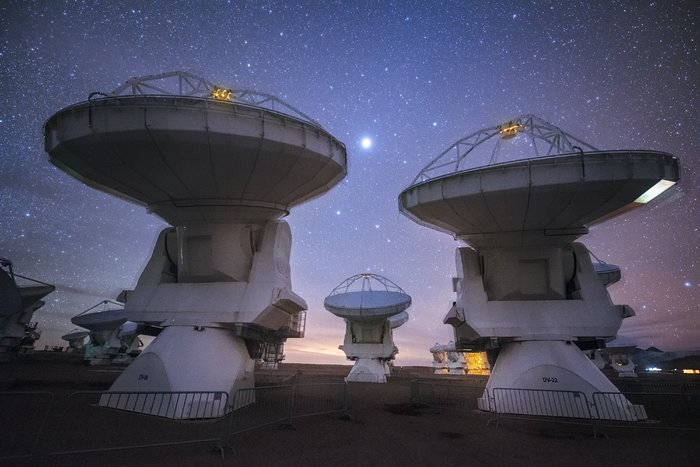 ALMA observes the night sky | ESO