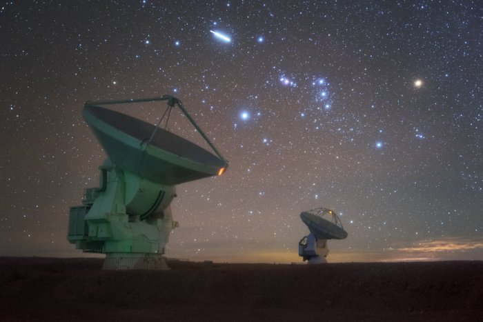 Southern stars over ALMA