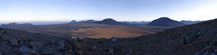 Panorámica al amanecer en Chajnantor 2007