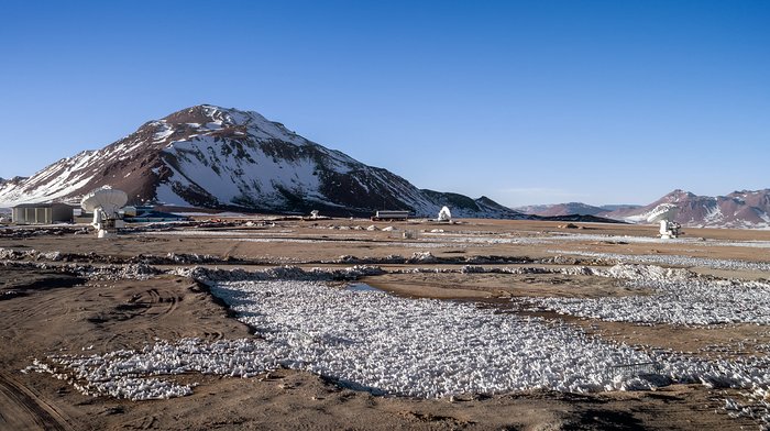 ALMA telescopes on the Chajnantor Plateau