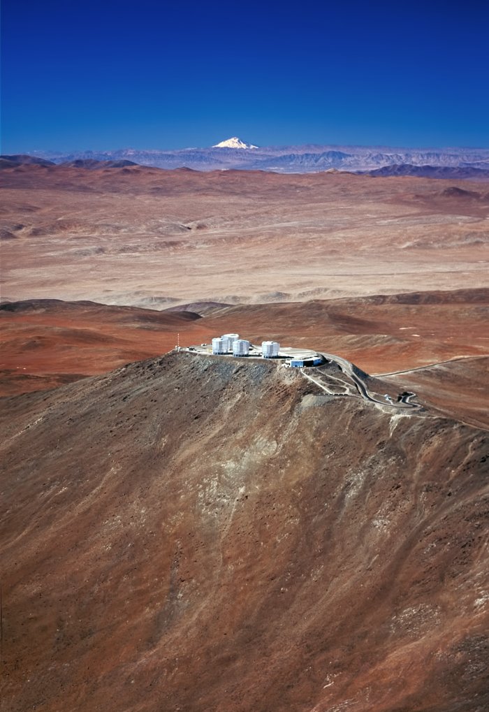 Observatoř Paranal a sopka Llullaillaco