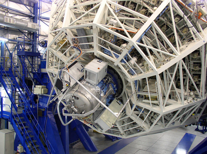 SINFONI undergoing balancing and flexure tests at VLT Yepun