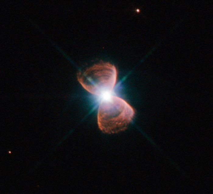 Bipolar planetary nebula Hubble 12