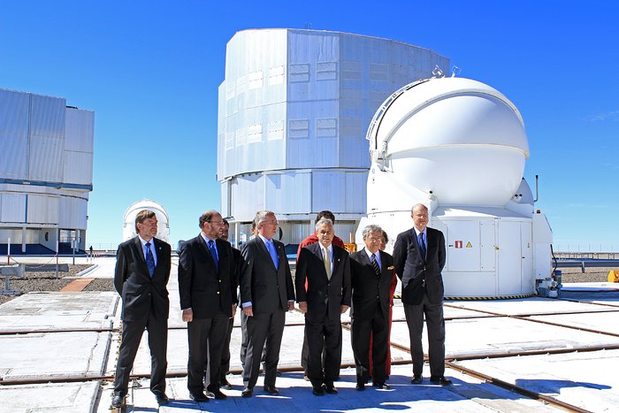 Chilean President visits Paranal to announce the transfer of the land for the E-ELT