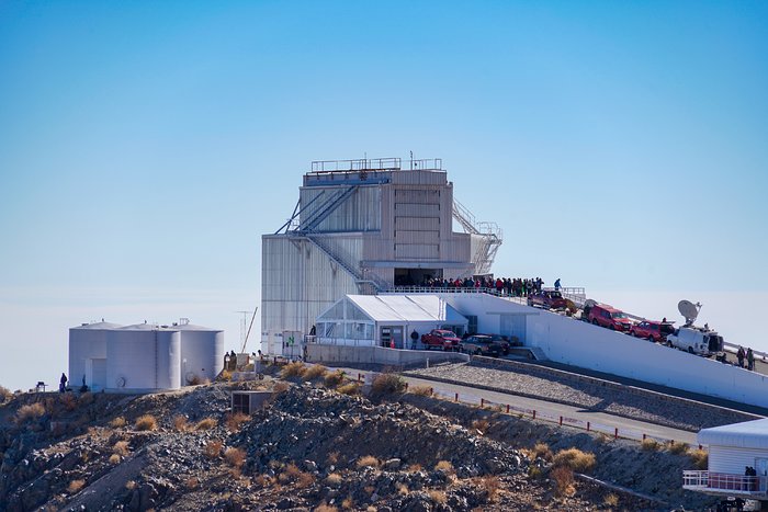 Visitantes disfrutando del eclipse total de sol de 2019