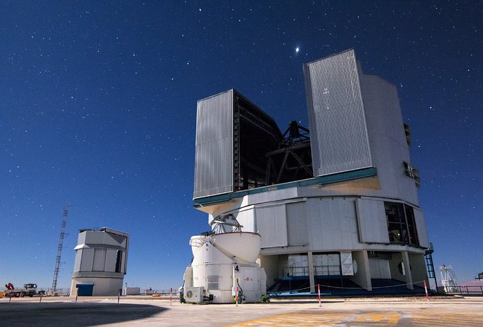 Unit Telescope ready to observe