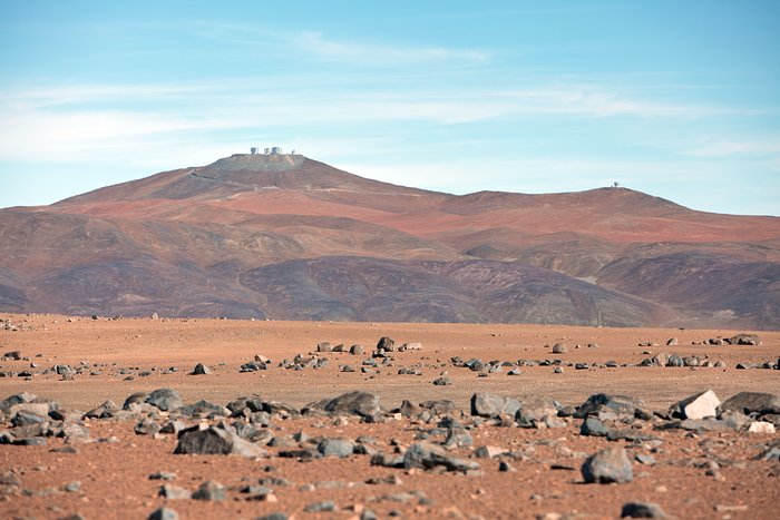 Paranal atop the mountain