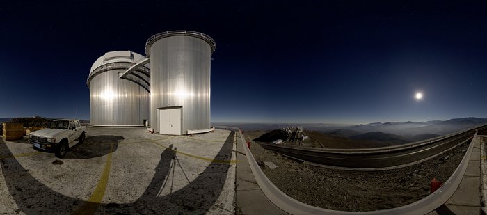 Panorámica de La Silla iluminada por la Luna