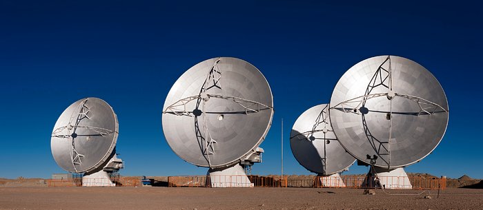 Un Cuarteto de Antenas ALMA Ubicadas Muy Cerca