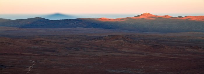 Ein Schatten bei Sonnenaufgang