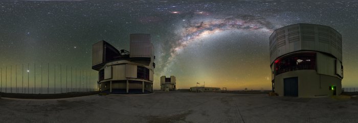 Una nomade verde sopra i giganti