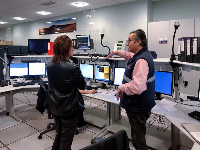 Steven Wilson at the control console of Yepun