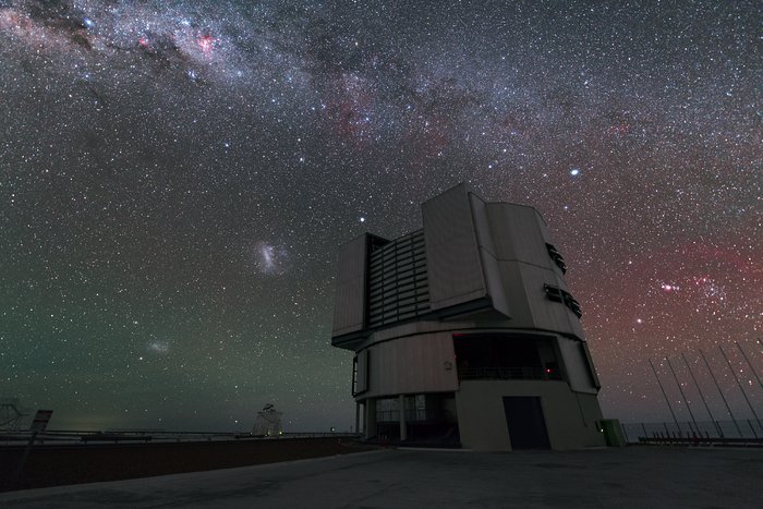 The VLT and three galaxies in UHD