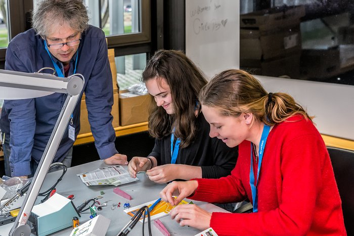 Engineering at the 2018 Girls' Day at ESO