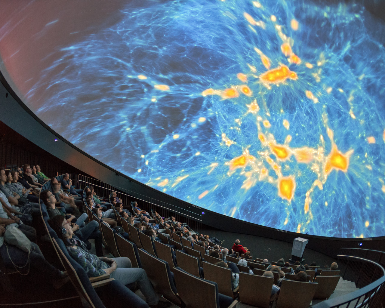 Large scale structure in fulldome | ESO