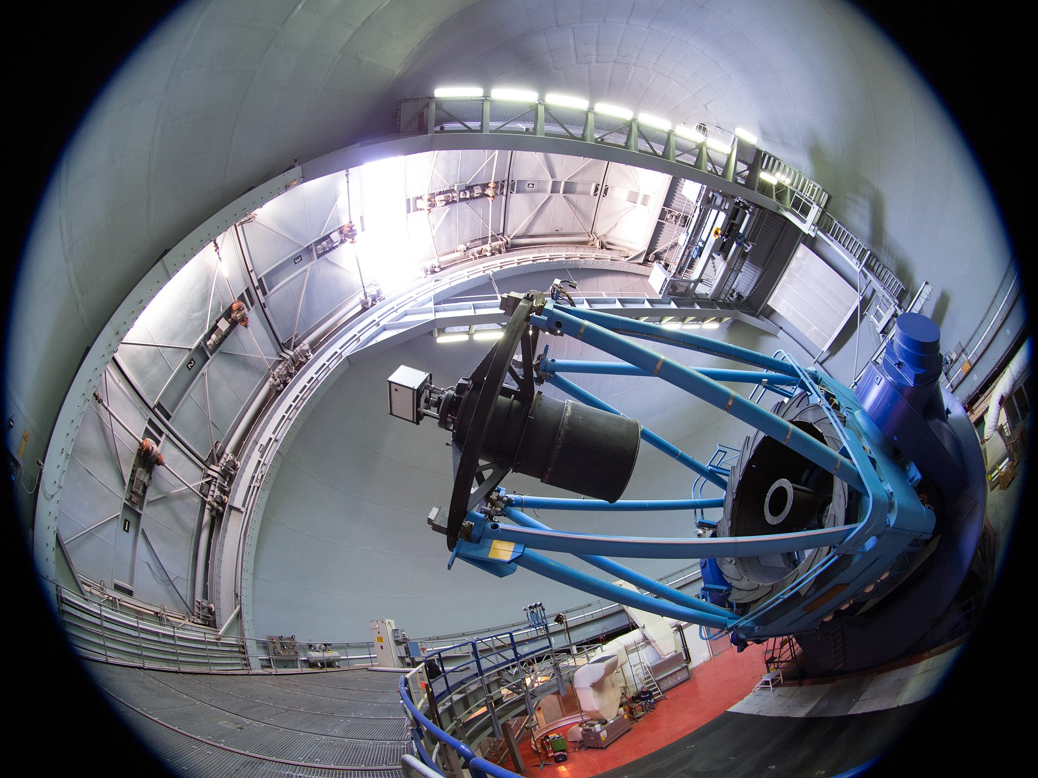 Fulldome view of the ESO 3.6-metre telescope | ESO