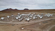 Představení observatoře ALMA pohledem dronu