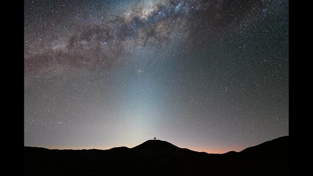 Time-lapse of satellites above ESO’s Extremely Large Telescope